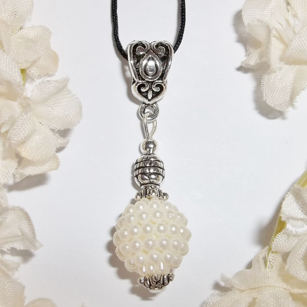 Cream Pearl Necklace Beaded Adjustable Pendant Charm Modern Preppy Style 4850 - Picture 1 of 11